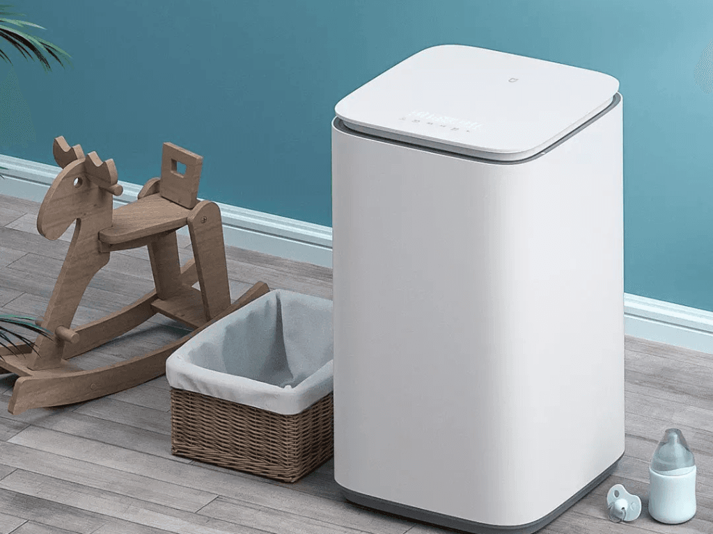 Chính vì máy giặt có thiết kế “mini” nên máy nhỏ gọn và rất dễ để di chuyển
