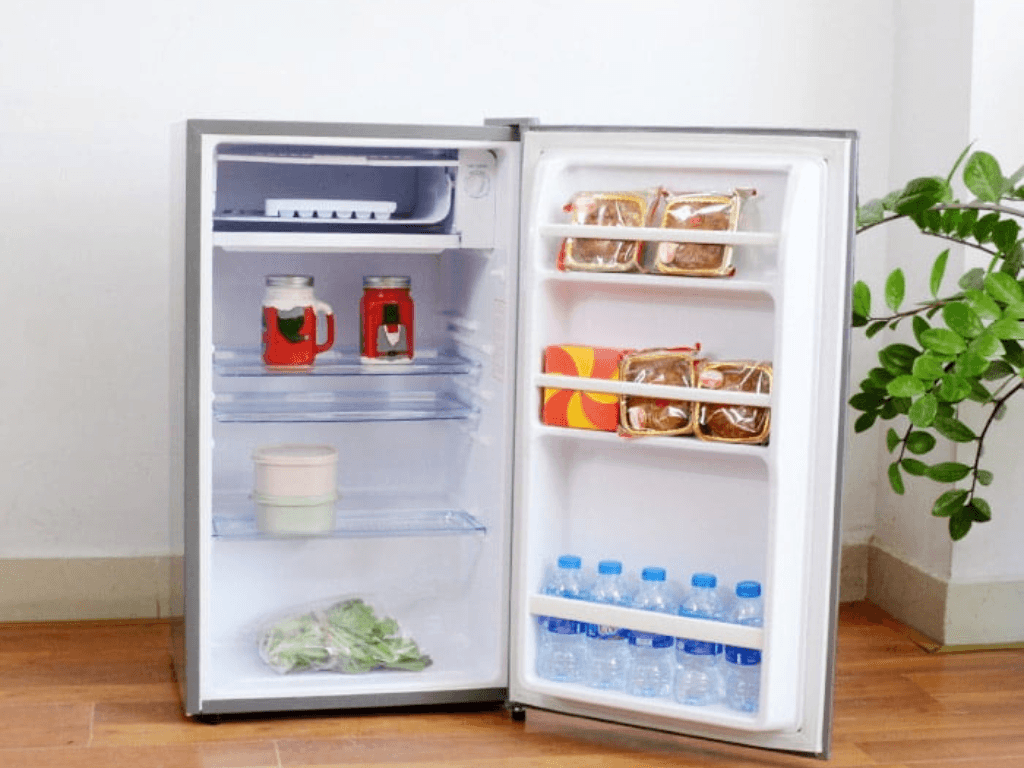 Giá tủ lạnh mini có ngăn đá