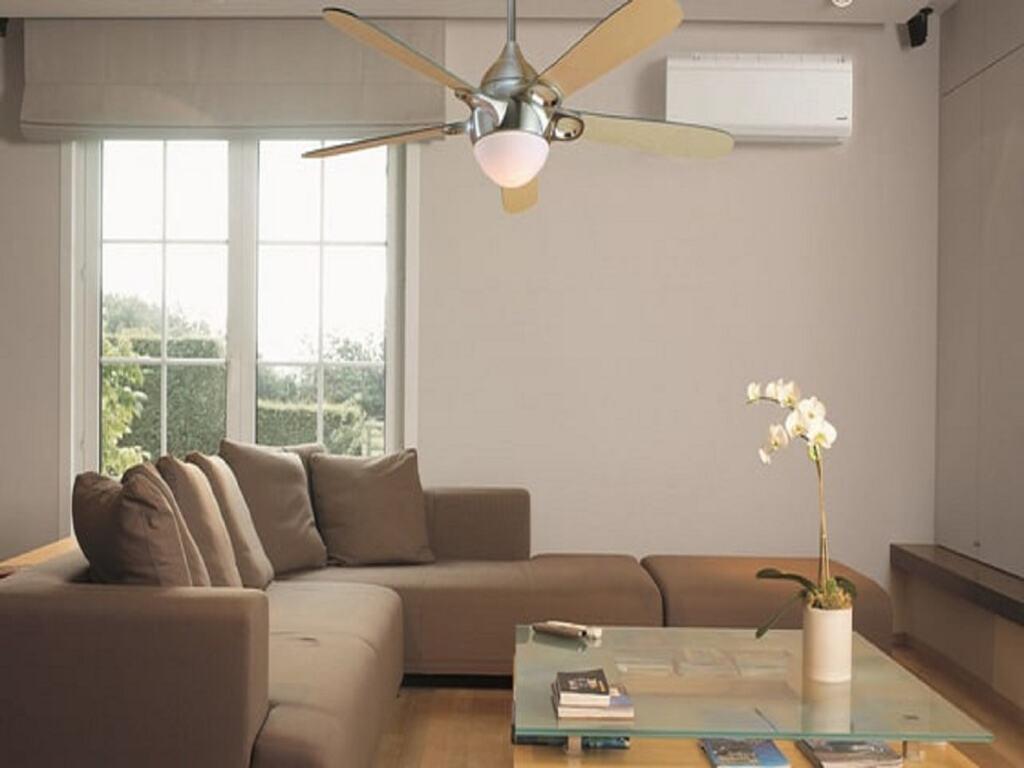 Có nên sử dụng quạt khi đang sử dụng điều hoà để tối ưu hiệu suất làm mát và tiết kiệm năng lượng không?