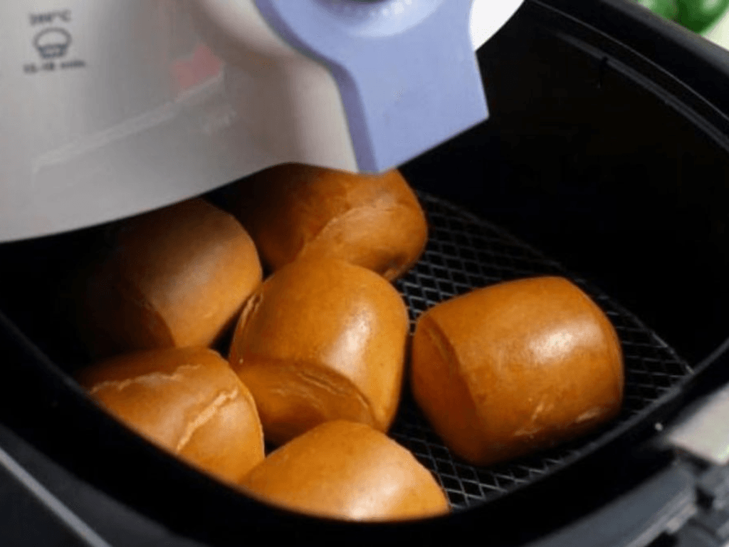 Bánh bao chiên bằng nồi chiên không dầu vàng giòn
