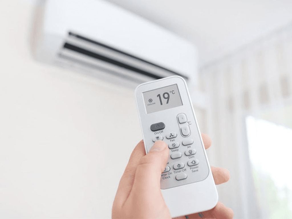 Cách sử dụng remote máy lạnh Sharp đúng cách giúp tiết kiệm điện