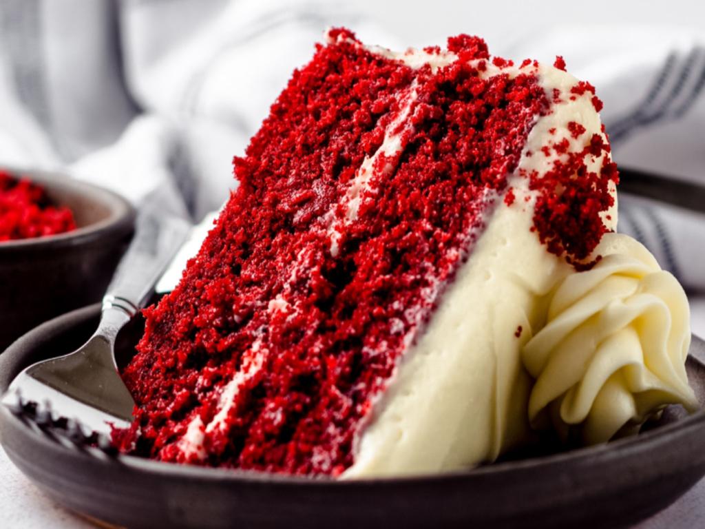 Bánh red velvet để tủ lạnh aqua 320 lít được không? Tham khảo ngay