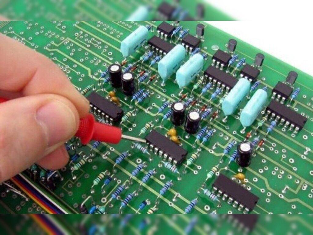 Quạt Tích Điện Sạc Không Vào Điện