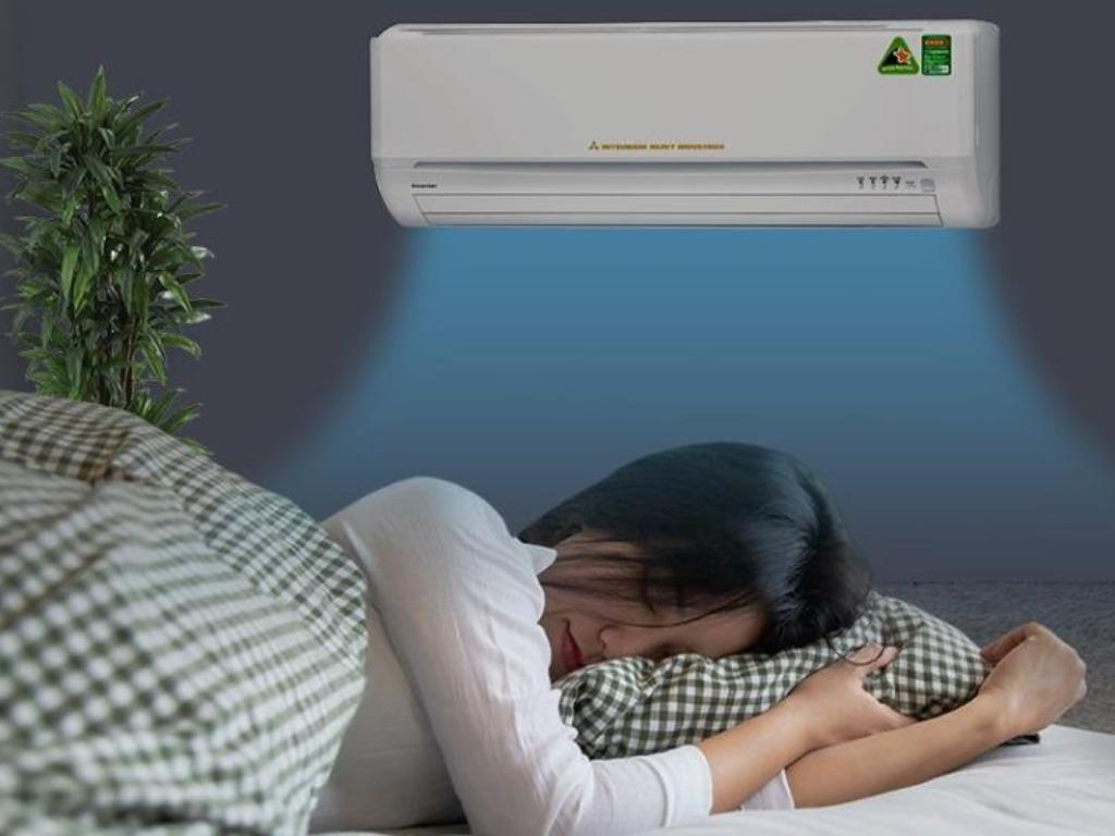 Người lớn sốt có nên nằm điều hòa? Cách sử dụng an toàn cho sức khỏe