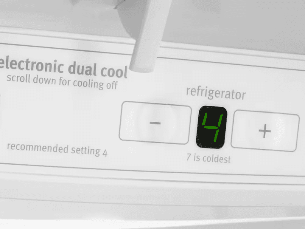 chinh-nhiet-do-tu-lanh-theo-mua