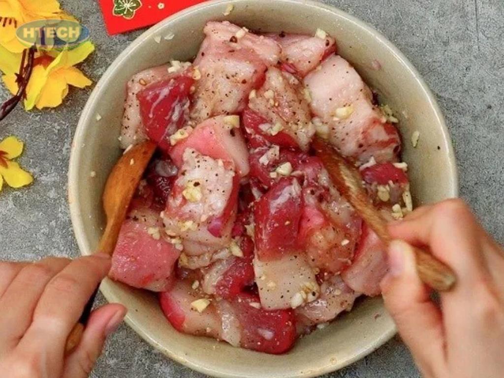 cach-lam-mon-thit-ba-chi-kho-tau