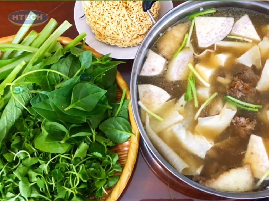 cach-nau-lau-duoi-bo-khoai-mon