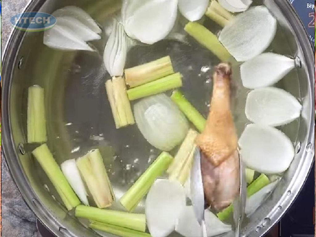 cach-nau-lau-ga-tiem-ot-hiem-tai-nha