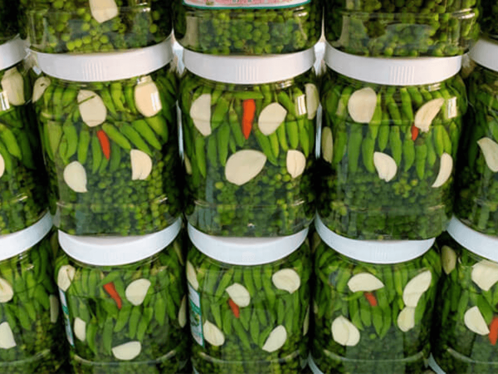 bao-quan-tieu-xanh-bang-phuong-phap-ngam-muoi-hoac-giam