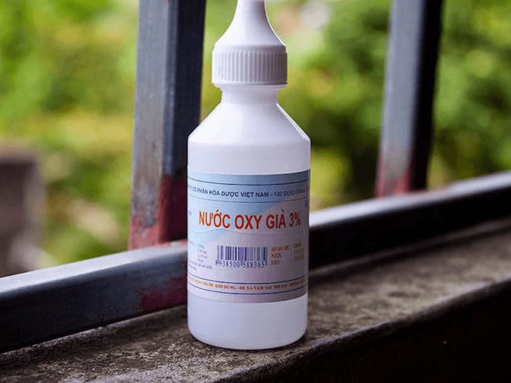 cach-tay-quan-ao-dinh-mau-bang-oxy-gia-cho-quan-ao-sang-mau