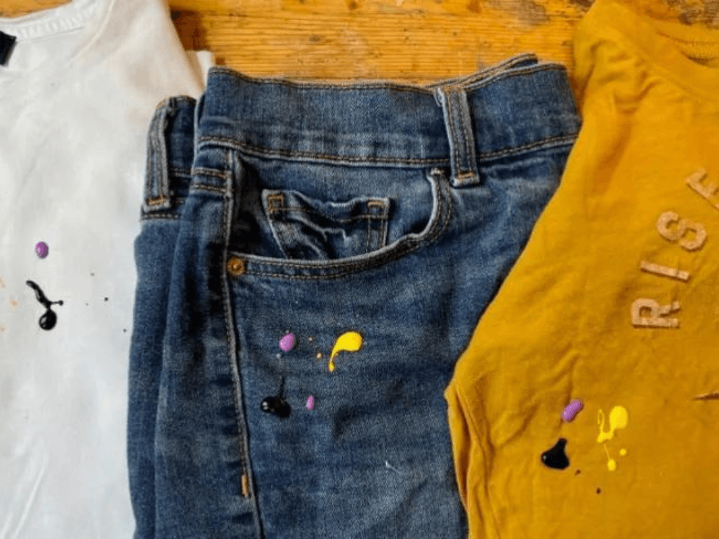 luu-y-quan-trong-khi-tay-vet-son-tren-quan-ao