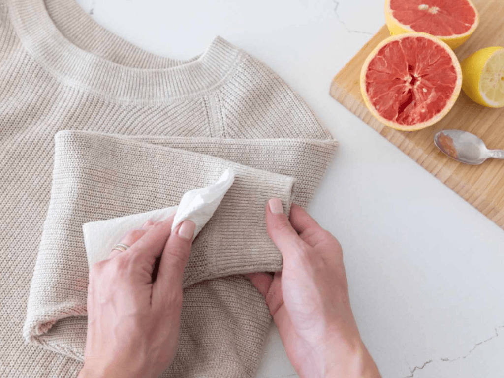 luu-y-quan-trong-khi-giat-quan-ao-bi-dinh-dau-nhot