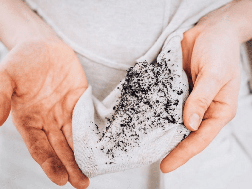 su-dung-con-hoac-nuoc-rua-tay-kho