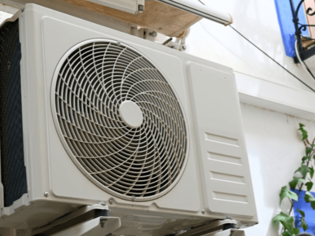 cuc-nong-may-lanh-chay-nuoc-gay-ra-hau-qua-gi