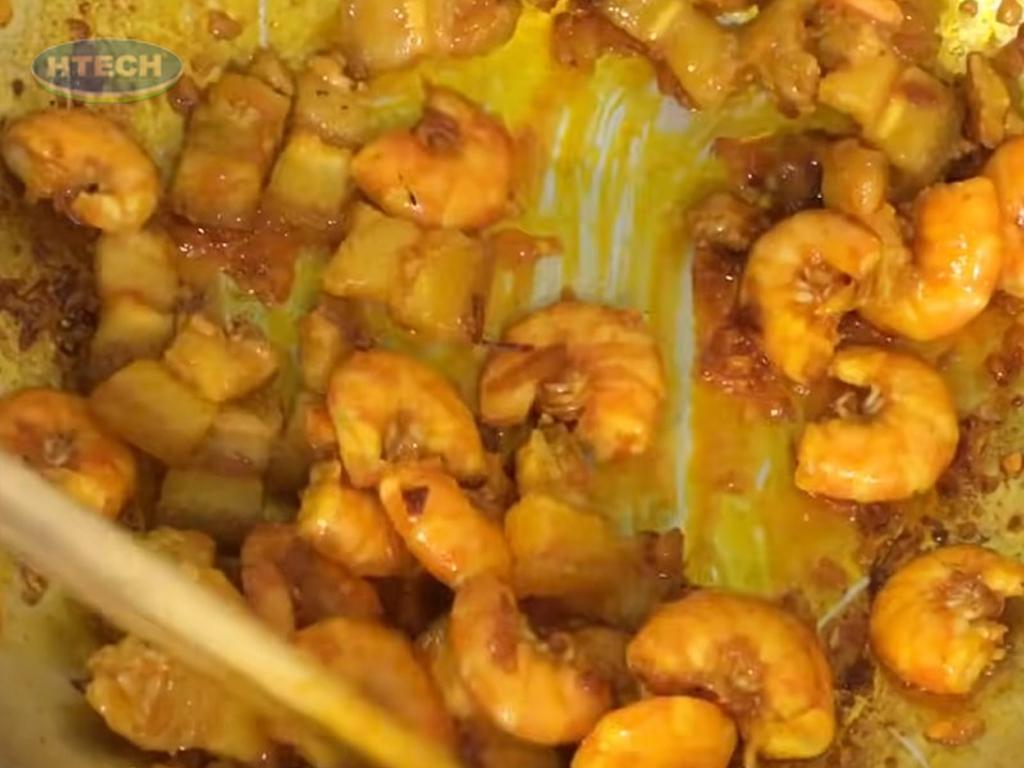 cach-lam-banh-bot-loc-cuon-la-chuoi