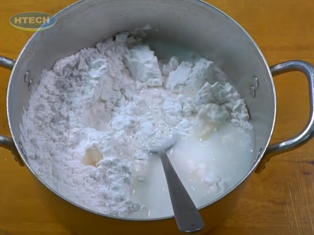 cach-lam-banh-bot-loc-tu-bot-nang