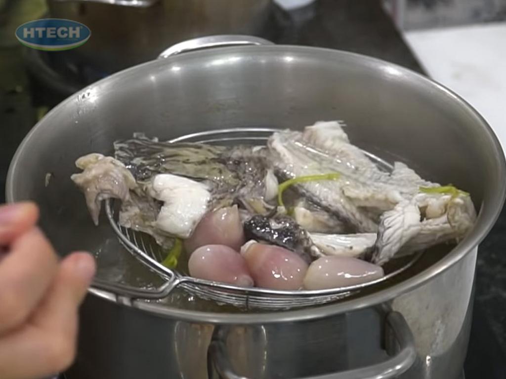 cach-nau-nuoc-leo-banh-canh-ca-loc