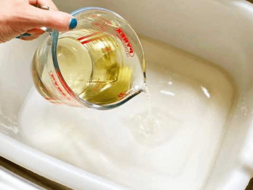 su-dung-giam-trang-de-tay-moc-quan-ao