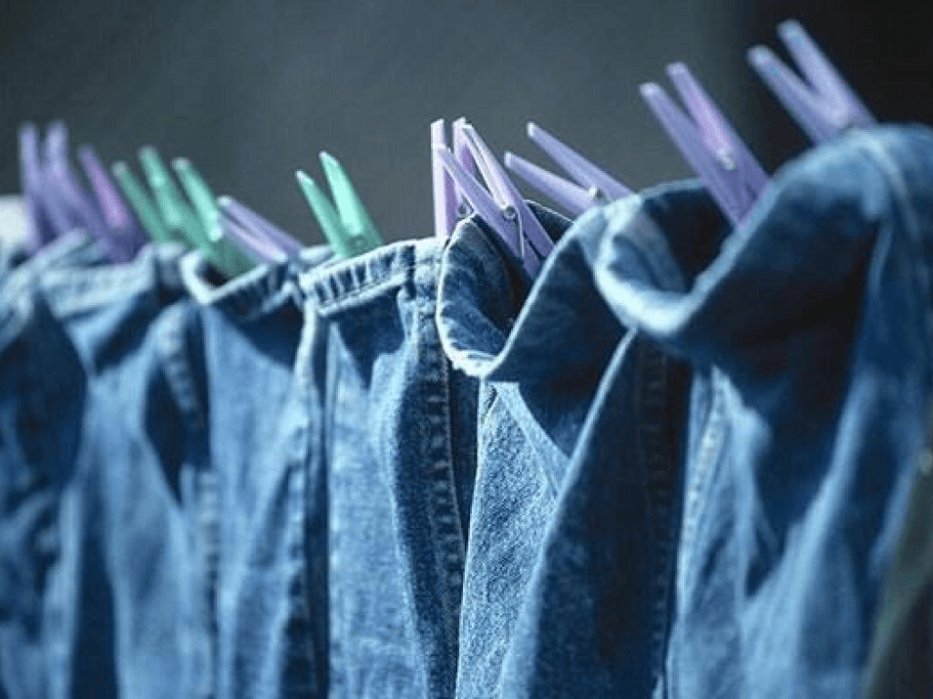 phoi-do-ban-dem-de-gay-am-moc-mui-hoi-kho-chiu