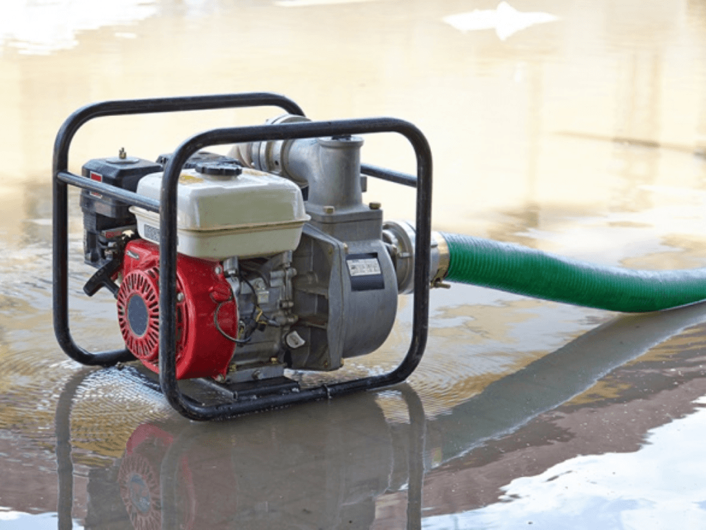 kiem-tra-va-ve-sinh-may-bom-nuoc