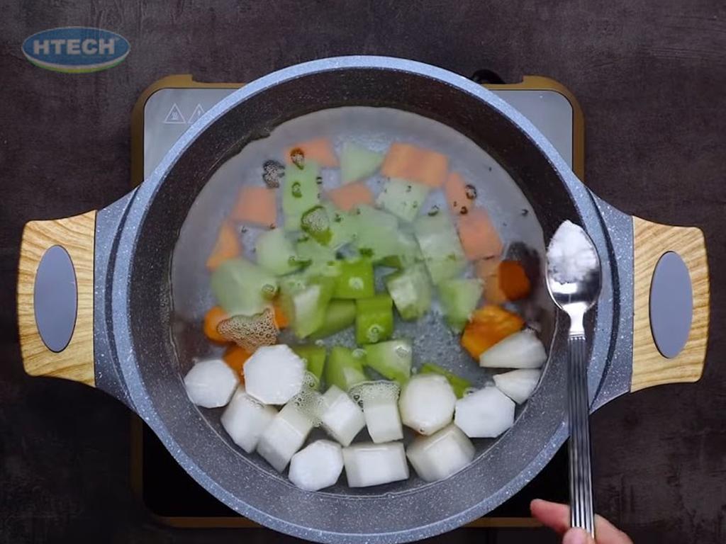 nau-bun-rieu-chay-ngon-don-gian