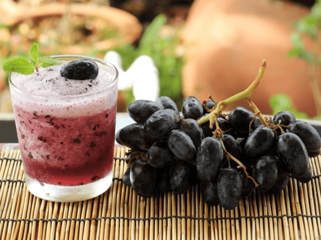 Cách làm nước ép nho bằng máy xay sinh tố vừa ngon vừa bổ, không thử là tiếc