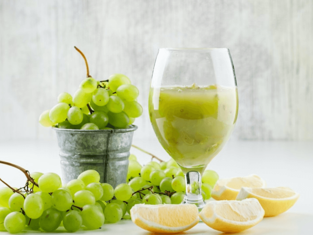 luu-y-khi-lam-nuoc-ep-nho-tai-nha