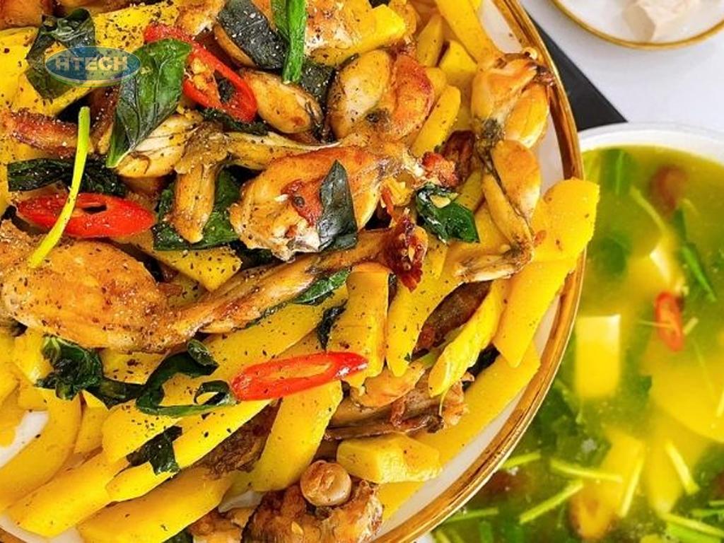 cach-nau-lau-ech-mang-cay-don-gian