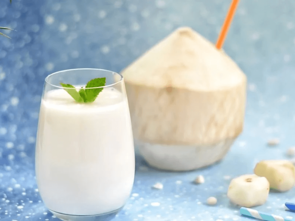 cach-lam-sinh-to-dua-tuoi-mat-lanh-sang-khoai-nhu-gio-bien