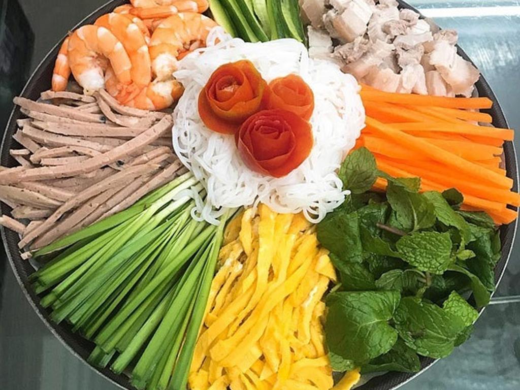 cach-lam-mon-cuon-tom-thit-ngon