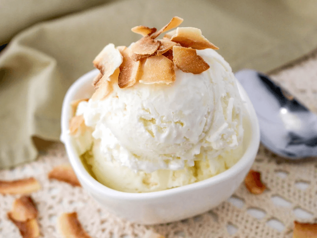 cach-lam-kem-tu-sua-tuoi-dung-may-xay-sinh-to-nhanh-gon