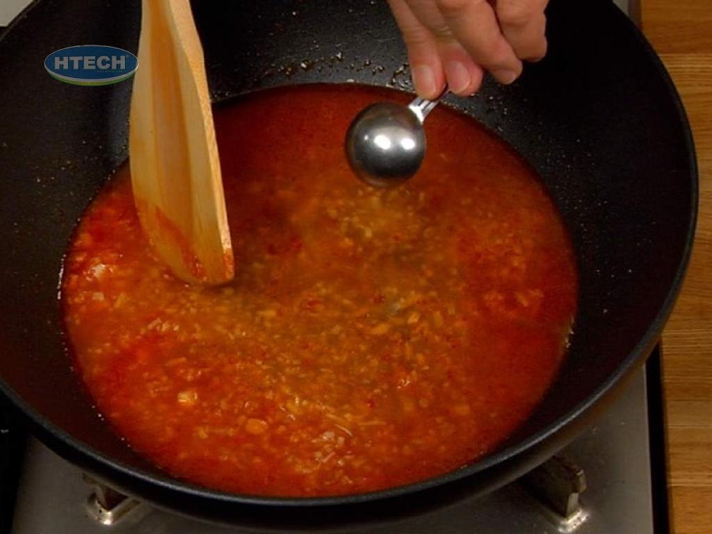 Cach-lam-sot-tokbokki-bang-tuong-ot-viet-nam