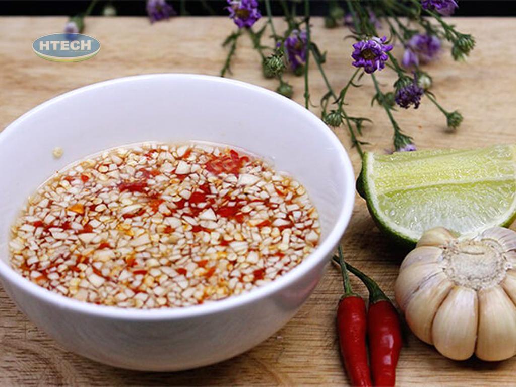Cach-pha-nuoc-cham-banh-cuon-chua-ngot-ngon