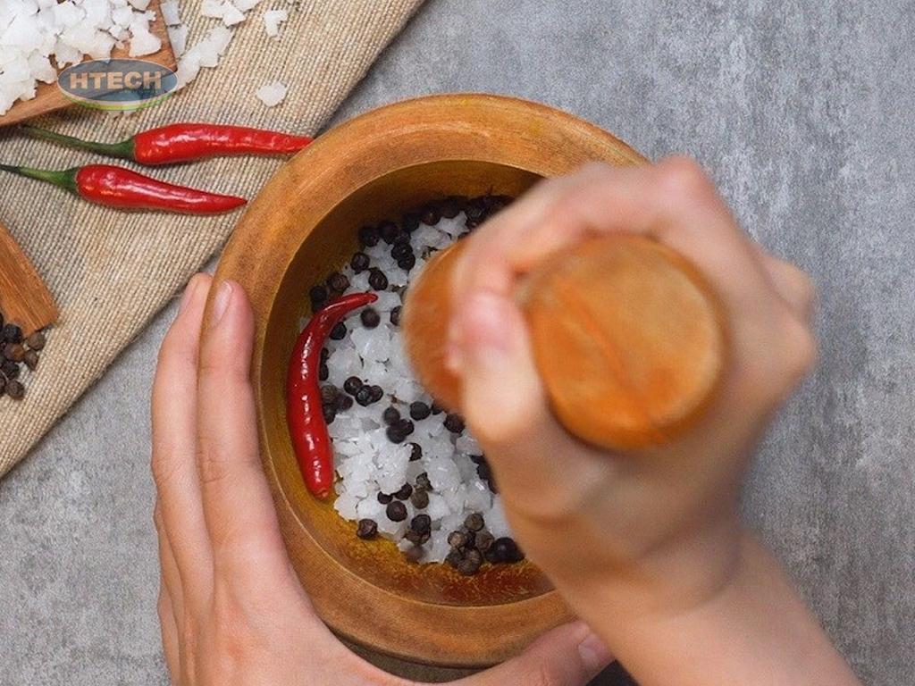 huong-dan-cach-lam-ga-u-muoi-da-gion