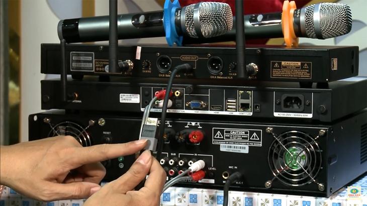 tu-van-chon-dan-karaoke-chuan-khong-can-chinh-cho-tung-kieu-nha