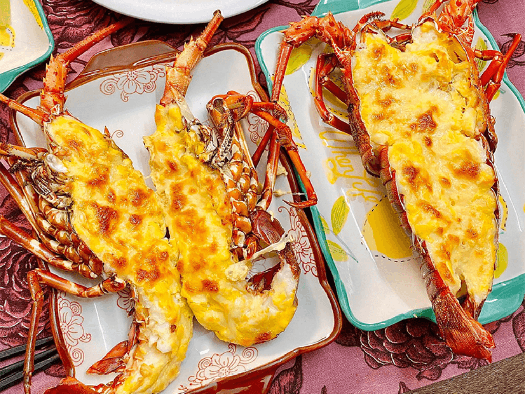 Cách làm tôm hùm nướng phô mai ngon ngậy “chanh sả” như nhà hàng 5 sao