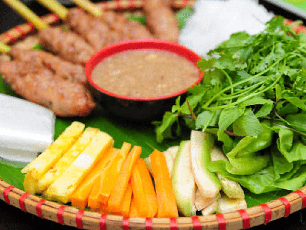 goi-y-cach-thuong-thuc-nem-lui-chuan-khong-can-chinh