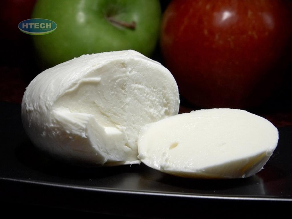 cach-lam-pho-mai-tu-sua-tuoi-beo-ngay