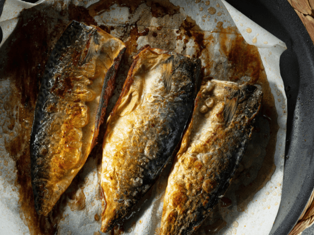 nuong-ca-nuc-bang-noi-chien-khong-dau-tien-loi-nhanh-chong