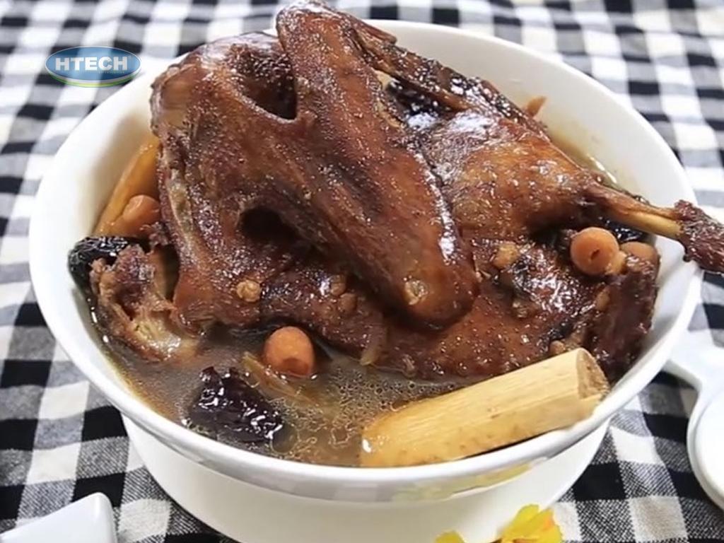 cach-nau-vit-tiem-thuoc-bac-tai-nha