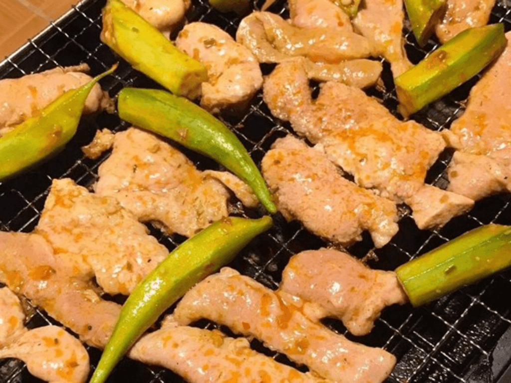 cach-lam-vu-sua-heo-nuong-chao-tren-than-hoa