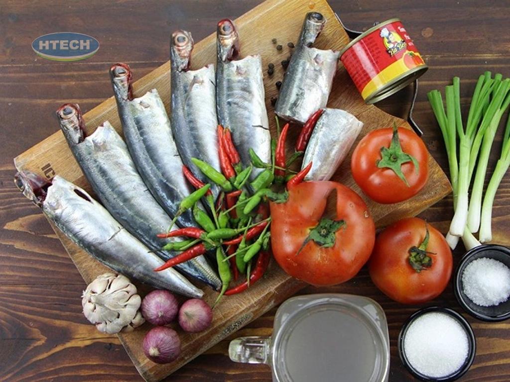 nguyen-lieu-lam-ca-nuc-sot-ca-chua