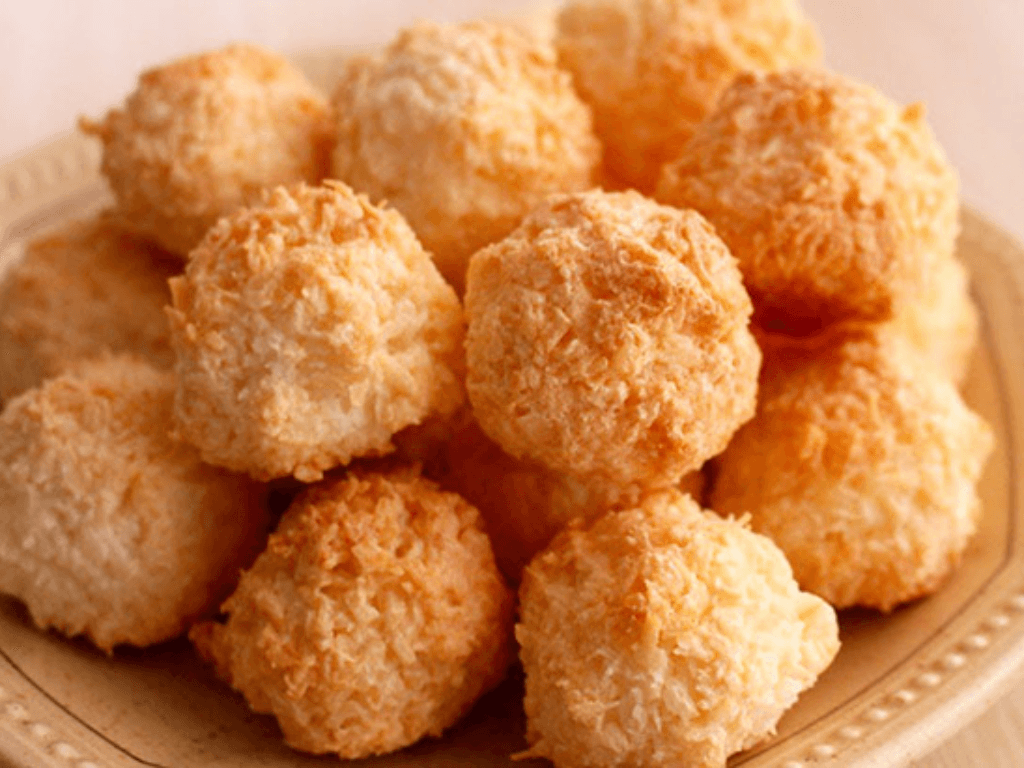 tron-hon-hop-nguyen-lieu-lam-banh-dua