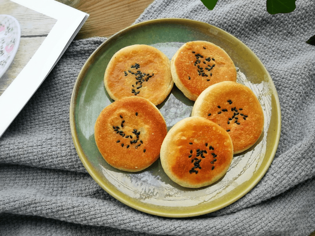 Cách làm bánh khoai lang nướng ngọt lành ngỡ đơn giản mà “dính cứng ngắc”