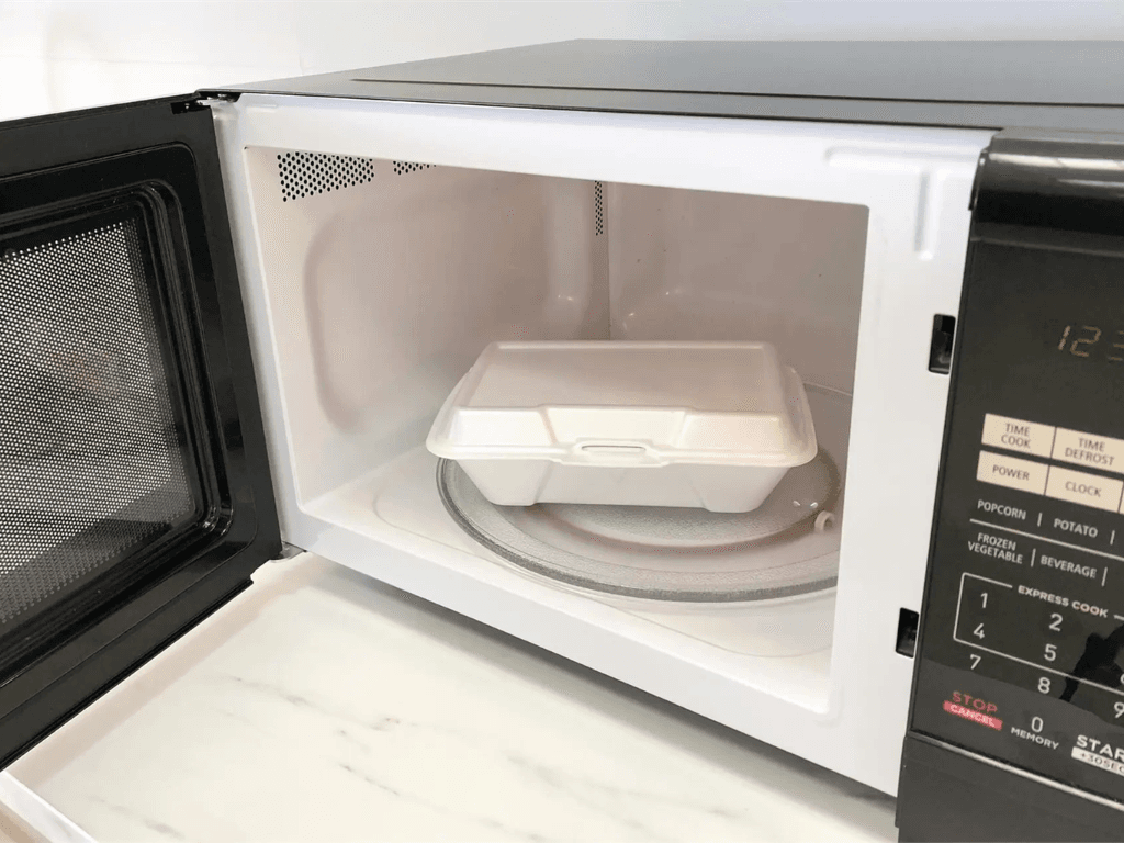 nhung-vat-lieu-tuyet-doi-khong-duoc-cho-vao-lo-vi-song