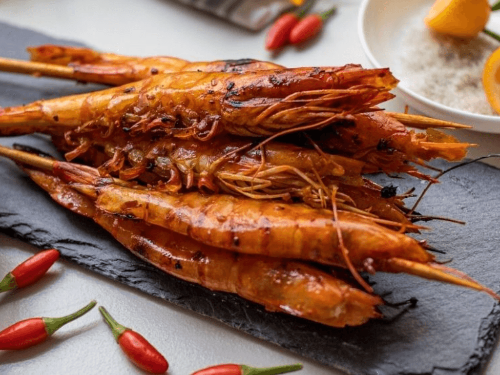 cach-uop-tom-nuong-muoi-ot-chuan