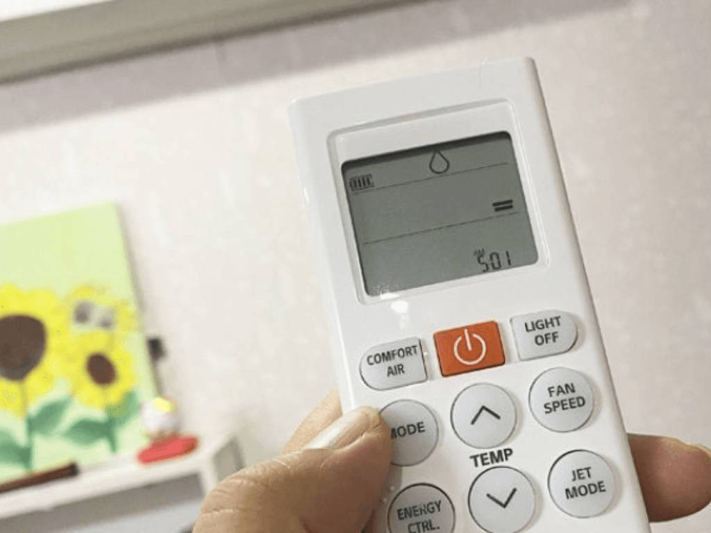 Trời nồm bật điều hòa chế độ nào để sàn khô thoáng? Đừng để ẩm càng thêm ẩm