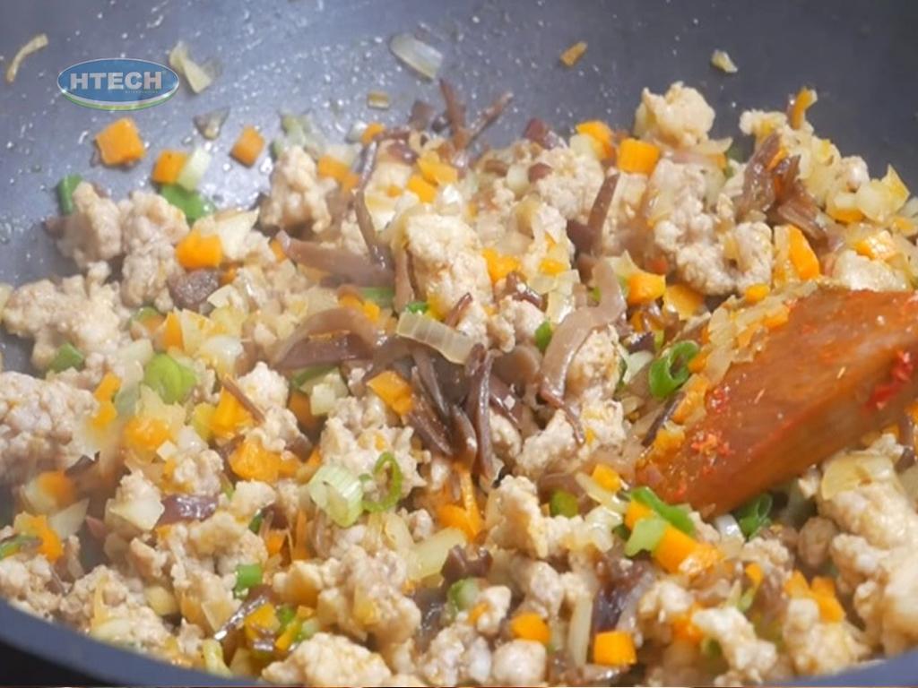 cach-lam-nhan-banh-trang-lui-mien-trung