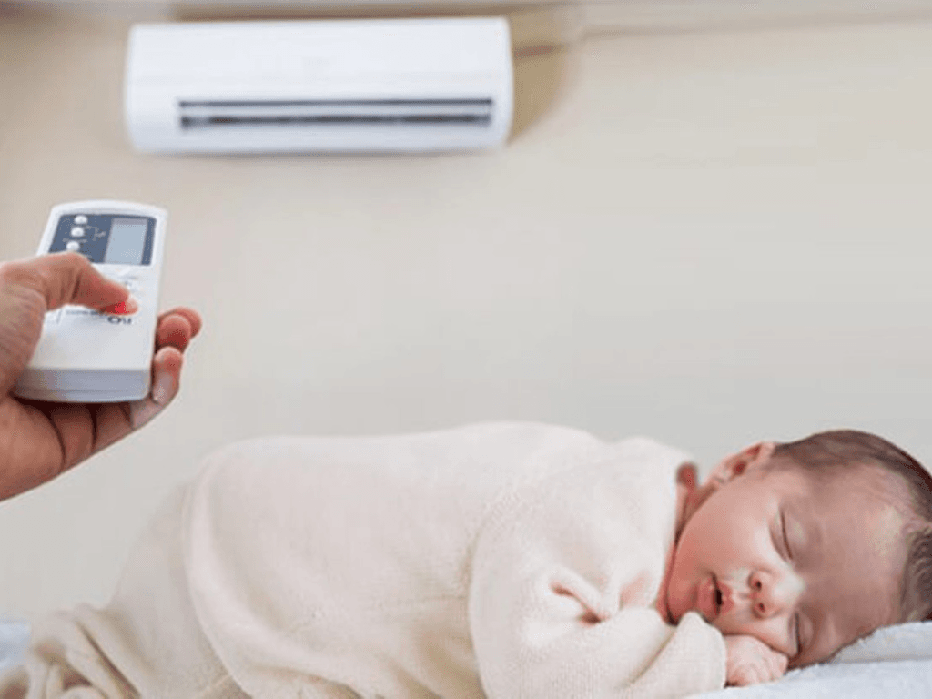 Trẻ bị sốt có nên bật điều hòa không? Đừng để sơ suất nhỏ gây "hối hận lớn"