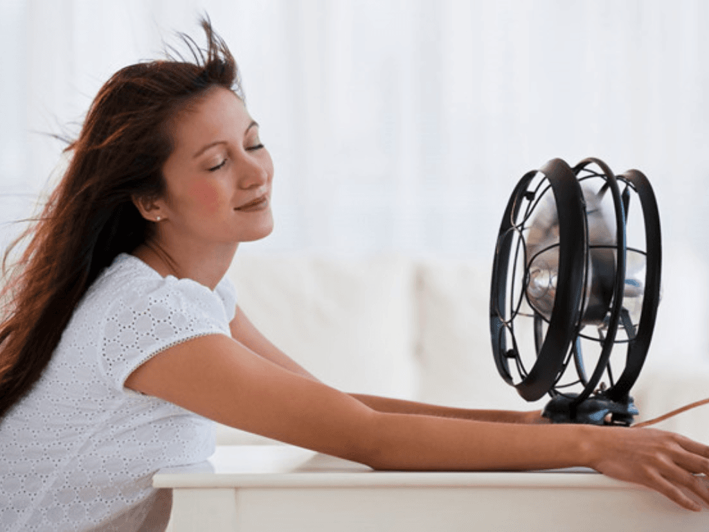 lam-gi-khi-troi-qua-nong-tan-dung-toi-da-thiet-bi-lam-mat